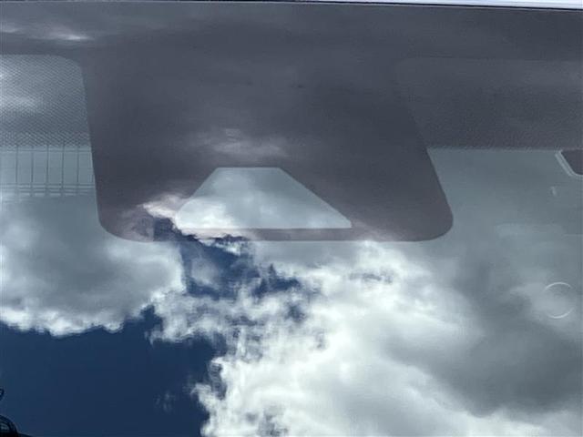 ヤリス G オートLED BLUETOOTH LKA 衝突安全ボディ オートライト 点検記録簿 Bカメラ エアコン スマートキー&プッシュスタート ドライブレコーダー LEDヘッド イモビ 横滑り防止システム(2枚目)