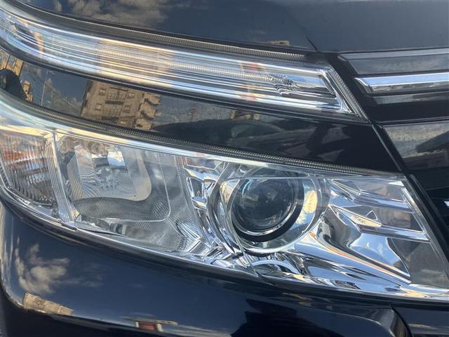ヴォクシー ZS 煌 地上デジタル TSS 両側パワードア アイドリングストップ車 パワーウィンド 横滑防止 1オーナ ブルートゥースオーディオ Aライト 衝突安全ボディ 車線逸脱防止 整備記録簿 DVD可 電格ミラー(11枚目)