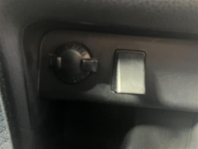 ヴォクシー ZS 煌 地上デジタル TSS 両側パワードア アイドリングストップ車 パワーウィンド 横滑防止 1オーナ ブルートゥースオーディオ Aライト 衝突安全ボディ 車線逸脱防止 整備記録簿 DVD可 電格ミラー(27枚目)