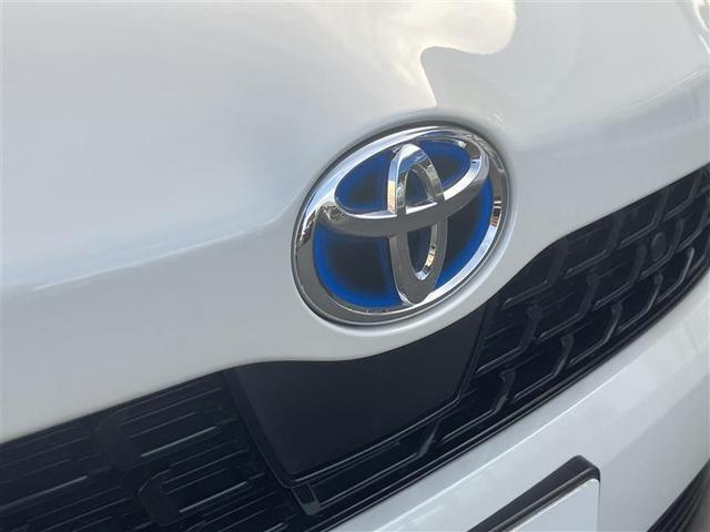 ヤリスクロス ハイブリッドZ アルミホイル LEDライト リアカメラ パワステ オートエアコン エアバッグ パワーウィンドウ ABS 緊急ブレーキ 運転席助手席エアバッグ(14枚目)