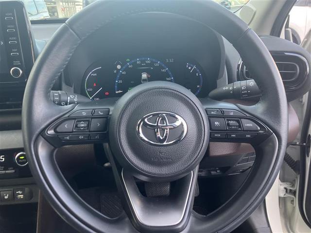 ヤリスクロス ハイブリッドZ アルミホイル LEDライト リアカメラ パワステ オートエアコン エアバッグ パワーウィンドウ ABS 緊急ブレーキ 運転席助手席エアバッグ(22枚目)