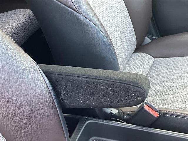 ヤリスクロス ハイブリッドZ アルミホイル LEDライト リアカメラ パワステ オートエアコン エアバッグ パワーウィンドウ ABS 緊急ブレーキ 運転席助手席エアバッグ(27枚目)