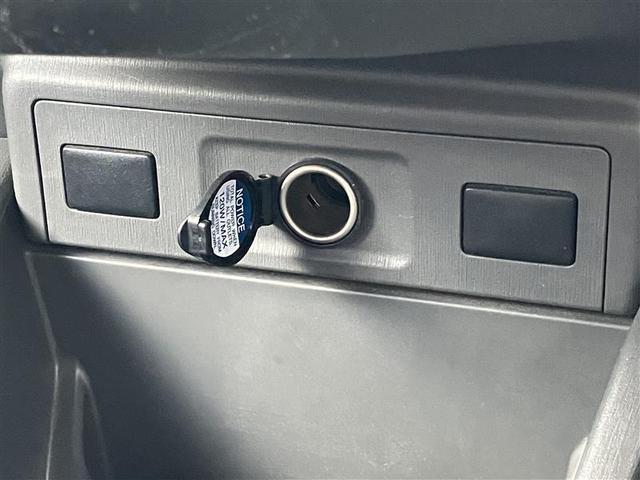 プリウスアルファ Ｓツーリングセレクション　Ｂカメ　地デジフルセグ　ナビ・テレビ　アルミ　スマ－トキ－　サイドエアバッグ　ＤＶＤ再生機能　ＬＥＤヘットライト　イモビライザー　助手席エアバック　キーフリー　ＥＴＣ車載器　ＡＢＳ　ＰＳ　エアコン（6枚目）