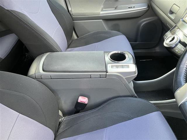 プリウスアルファ Ｓツーリングセレクション　Ｂカメ　地デジフルセグ　ナビ・テレビ　アルミ　スマ－トキ－　サイドエアバッグ　ＤＶＤ再生機能　ＬＥＤヘットライト　イモビライザー　助手席エアバック　キーフリー　ＥＴＣ車載器　ＡＢＳ　ＰＳ　エアコン（10枚目）