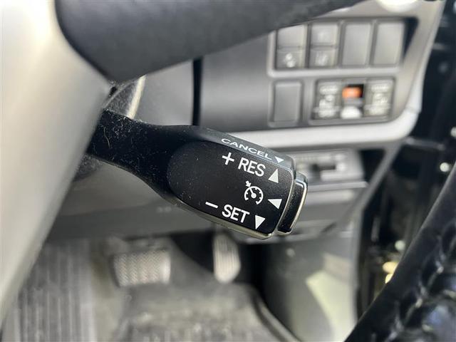 ヴォクシー ZS 煌II スマートキー・プッシュスタート バックガイドモニター セキュリティアラーム 両側パワスラドア 1オーナー ETC車載器 地デジテレビ VSC LEDライト 助手席エアバック キーレスエントリー AC(7枚目)