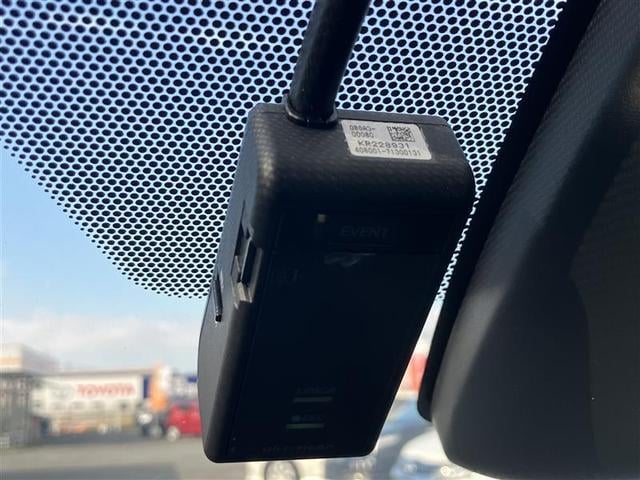 ヴォクシー ZS 煌II スマートキー・プッシュスタート バックガイドモニター セキュリティアラーム 両側パワスラドア 1オーナー ETC車載器 地デジテレビ VSC LEDライト 助手席エアバック キーレスエントリー AC(8枚目)