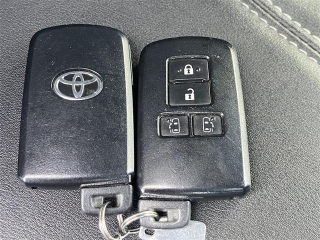 ヴォクシー ZS 煌II スマートキー・プッシュスタート バックガイドモニター セキュリティアラーム 両側パワスラドア 1オーナー ETC車載器 地デジテレビ VSC LEDライト 助手席エアバック キーレスエントリー AC(15枚目)