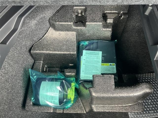 ヴェルファイアハイブリッド Ｚ　プレミア　衝突被害軽減ブレーキ　Ｂモニター　ダブルエアコン　ムーンＲ　フルセグ地デジＴＶ　両側Ｐスライドドア　記録簿　エアバッグ　電動シート　ＬＥＤライト　本革シート　ＴＶ　アルミホイール　ＥＴＣ（35枚目）