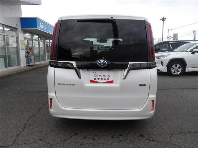 エスクァイア ハイブリッドＧｉプレミアムパッケジブラックテーラード　誤発進抑制機能　ドライブレコーダ　ナビ　Ｂカメラ　スマートキー　ＬＥＤランプ　ＥＴＣ車載器　アルミ　キーレス　ＡＢＳ　ＤＶＤ再生　３列シート　メモリーナビ　オートエアコン　エアバッグ　デュアルエアコン（6枚目）