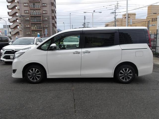 エスクァイア ハイブリッドＧｉプレミアムパッケジブラックテーラード　誤発進抑制機能　ドライブレコーダ　ナビ　Ｂカメラ　スマートキー　ＬＥＤランプ　ＥＴＣ車載器　アルミ　キーレス　ＡＢＳ　ＤＶＤ再生　３列シート　メモリーナビ　オートエアコン　エアバッグ　デュアルエアコン（8枚目）