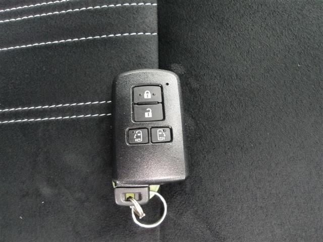 エスクァイア ハイブリッドＧｉプレミアムパッケジブラックテーラード　誤発進抑制機能　ドライブレコーダ　ナビ　Ｂカメラ　スマートキー　ＬＥＤランプ　ＥＴＣ車載器　アルミ　キーレス　ＡＢＳ　ＤＶＤ再生　３列シート　メモリーナビ　オートエアコン　エアバッグ　デュアルエアコン（26枚目）