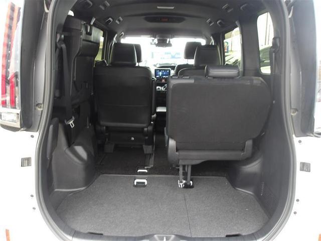 エスクァイア ハイブリッドＧｉプレミアムパッケジブラックテーラード　誤発進抑制機能　ドライブレコーダ　ナビ　Ｂカメラ　スマートキー　ＬＥＤランプ　ＥＴＣ車載器　アルミ　キーレス　ＡＢＳ　ＤＶＤ再生　３列シート　メモリーナビ　オートエアコン　エアバッグ　デュアルエアコン（29枚目）