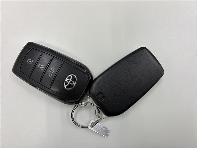 カローラクロス ハイブリッド　Ｚ　ＰＣＳ　ＬＤＡ　ｂｌｕｅｔｏｏｔｈ　電動格納ミラー　ＥＴＣ２．０　ＬＥＤヘッドライト　Ｂカメラ　パーキングセンサー　インテリジェントキー　パワーシート　シートヒーター　オートライト　キーフリー　記録簿（35枚目）