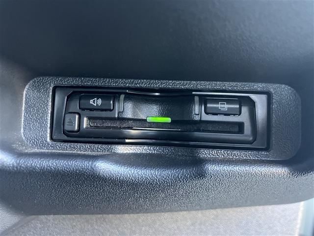 ハイエースバン スーパーＧＬ　ダークプライム　リアカメラ　衝突軽減　エアコン　ＬＥＤライト　パワーウインドウ　エアバッグ　ＡＢＳ　助手席エアバック　ＥＴＣ車載器　ドライブレコーダー　ナビ　メモリーナビ　パワステ　両側自動スライドドア（5枚目）