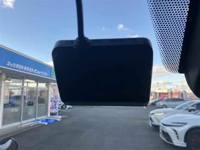 ハイエースバン スーパーＧＬ　ダークプライム　リアカメラ　衝突軽減　エアコン　ＬＥＤライト　パワーウインドウ　エアバッグ　ＡＢＳ　助手席エアバック　ＥＴＣ車載器　ドライブレコーダー　ナビ　メモリーナビ　パワステ　両側自動スライドドア（6枚目）