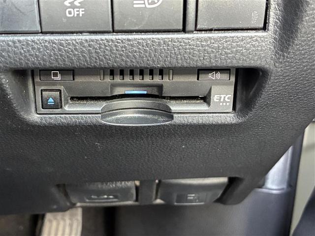 ハリアー Ｇ　ワンオーナ－　リヤカメラ　オートクルーズ　ドラレコ付き　スマートキ　盗難防止　横滑り防止装置　メモリ－ナビ　パワステ　アルミホイール　キーレスエントリー　電動パワーシート　ナビ＆ＴＶ　ＡＣ　エアバッグ（8枚目）