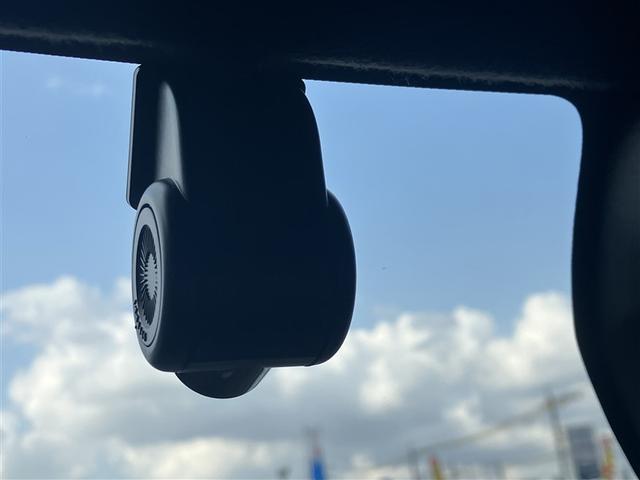 タント カスタムＸ　リヤ両側パワースライドドア　ＥＴＣ　ＡＵＴＯエアコン　ナビ　スマートキー　バックカメラ　ＥＳＣ　ＡＢＳ　パワーウィンドウ　エアバック　Ｗエアバック　メモリナビ　パワーステアリング　キーフリ－（4枚目）