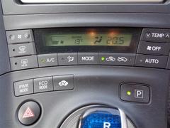 オートエアコンは、気温を設定すれば自動調整。車内をいつでも快適空間にしてくれます♪ 7