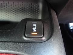 座席のシートを温めるシートヒーター！その温かさは一度経験したら欠かすことができません！エアコンで乾燥しやすい車内も防ぐ事ができます！ 7