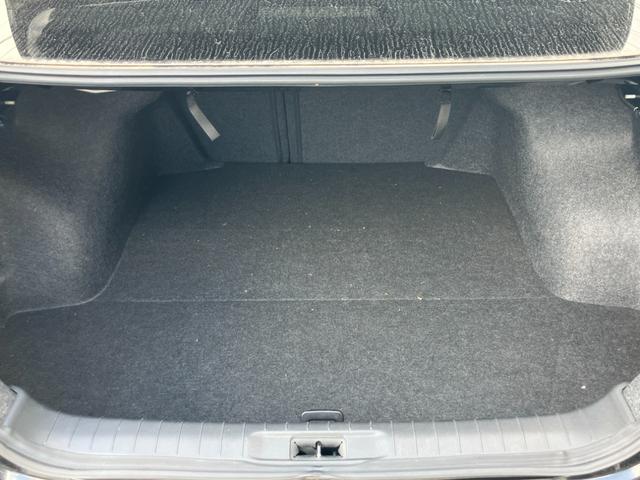 ティアナ ＸＶ　ナビＡＶＭパッケージ　ナビテレビ　アラウンドビューモニター　ＥＴＣ　スマートキー　プッシュスタート　セキュリティー　レザーシート　パワーシート　純正アルミホイール（7枚目）