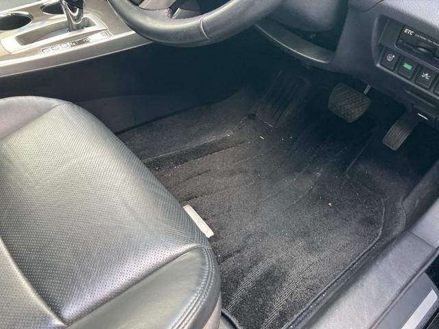 ティアナ ＸＶ　ナビＡＶＭパッケージ　ナビテレビ　アラウンドビューモニター　ＥＴＣ　スマートキー　プッシュスタート　セキュリティー　レザーシート　パワーシート　純正アルミホイール（13枚目）