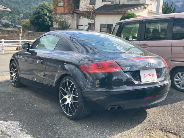 ＴＴクーペ ２．０ＴＦＳＩ　ナビテレビ　バックカメラ　ＥＴＣ　キーレス　パドルシフト　社外１９インチアルミホイール　ＨＩＤライト　セキュリティー（7枚目）