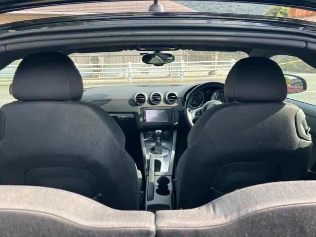 ＴＴクーペ ２．０ＴＦＳＩ　ナビテレビ　バックカメラ　ＥＴＣ　キーレス　パドルシフト　社外１９インチアルミホイール　ＨＩＤライト　セキュリティー（10枚目）