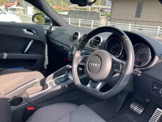 ＴＴクーペ ２．０ＴＦＳＩ　ナビテレビ　バックカメラ　ＥＴＣ　キーレス　パドルシフト　社外１９インチアルミホイール　ＨＩＤライト　セキュリティー（11枚目）