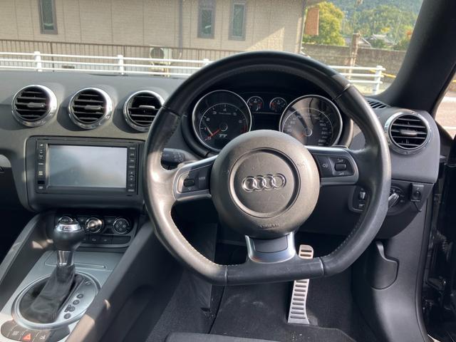 ＴＴクーペ ２．０ＴＦＳＩ　ナビテレビ　バックカメラ　ＥＴＣ　キーレス　パドルシフト　社外１９インチアルミホイール　ＨＩＤライト　セキュリティー（17枚目）