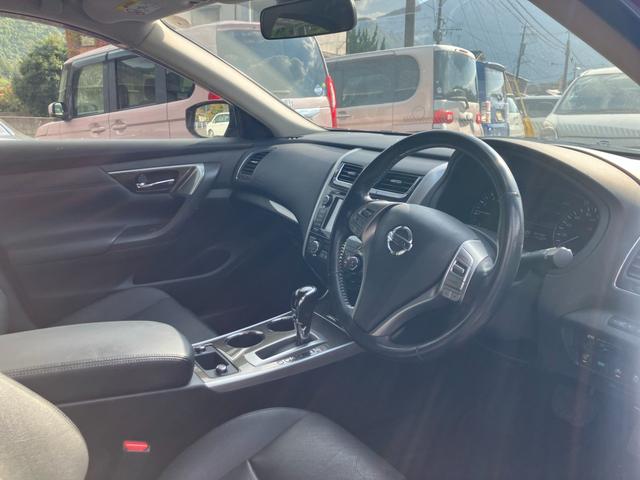 ティアナ ＸＶ　ナビＡＶＭパッケージ　ナビテレビ　アラウンドビューモニター　ＥＴＣ　スマートキー　プッシュスタート　セキュリティー　アイドリングストップ　レザーシート　助手席オットマン（11枚目）