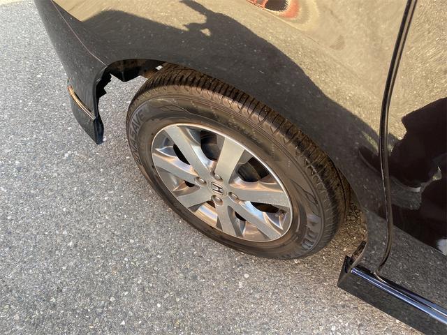 フリード Ｇｉ　エアロ　リヤドア左右パワースライドドアです　スマートキー　３列シート　７人乗り　純正フルエアロ　純アルミ　ワンセグＴＶ　バックモニター付　Ｔミングチェーン車（12枚目）