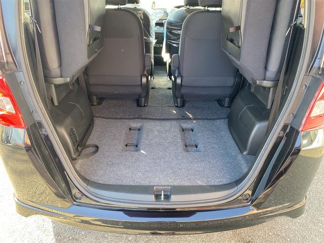 フリード Ｇｉ　エアロ　リヤドア左右パワースライドドアです　スマートキー　３列シート　７人乗り　純正フルエアロ　純アルミ　ワンセグＴＶ　バックモニター付　Ｔミングチェーン車（19枚目）