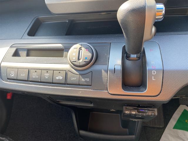 フリード Ｇｉ　エアロ　リヤドア左右パワースライドドアです　スマートキー　３列シート　７人乗り　純正フルエアロ　純アルミ　ワンセグＴＶ　バックモニター付　Ｔミングチェーン車（28枚目）