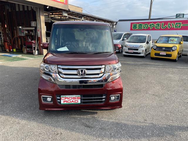 N-BOXカスタム G ターボSSパッケージ Pスタートスマートキーベンチシート リヤドア左右パワースライドドアです 8インチナビTV 補助ブレーキ付 6エアバック(2枚目)