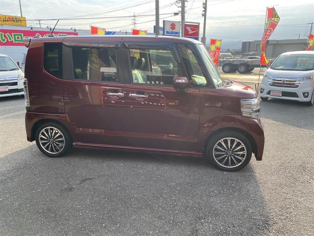 N-BOXカスタム G ターボSSパッケージ Pスタートスマートキーベンチシート リヤドア左右パワースライドドアです 8インチナビTV 補助ブレーキ付 6エアバック(4枚目)