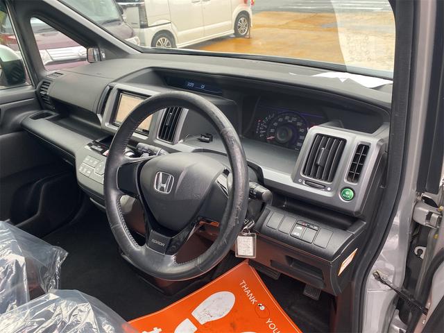 ステップワゴンスパーダ S リヤドア左パワースライドドア ナビTVバックモニター付き 8にんのり 純正エアロ 純アルミ(16枚目)