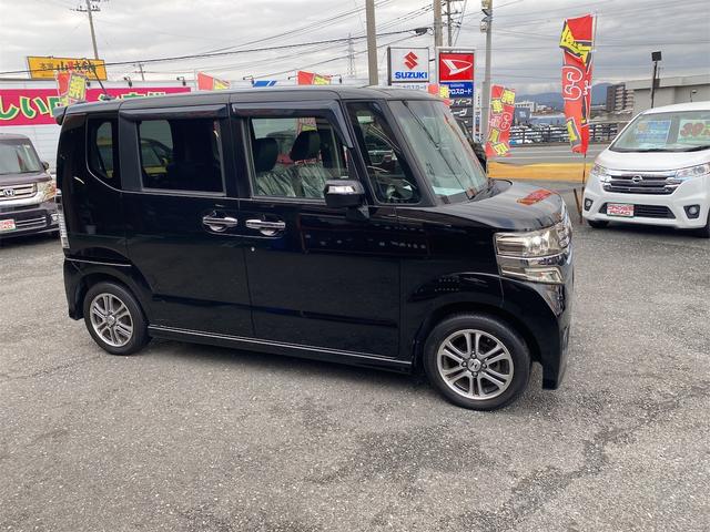 Ｎ－ＢＯＸカスタム Ｇ・Ａパッケージ　ナビ　フルセグＴＶです　リヤドア左パワースライドドア　Ｐスタートスマートキーベンチシート　純正エアロ　純正アルミ　修復歴無（4枚目）