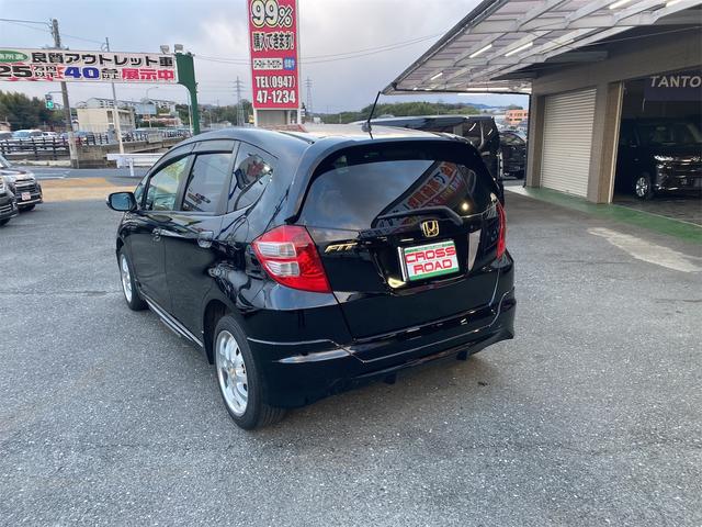 フィット Ｇ　スマートスタイルエディション　モデューロフルエアロ　社外１６インチアルミ　ケンウット　フルセグナビ　バックモニター　ブルートゥース付き（8枚目）