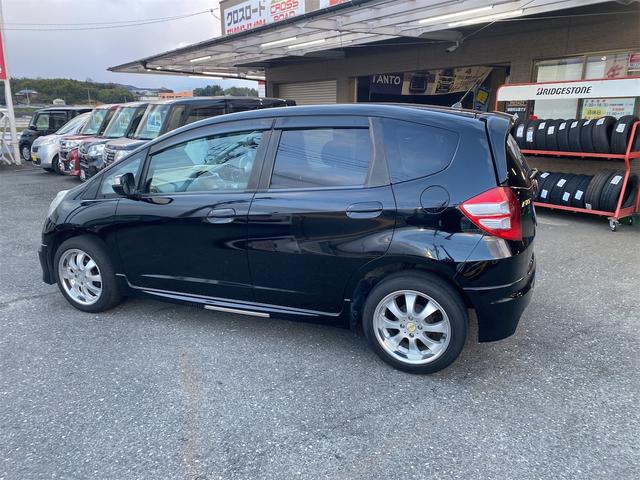 フィット Ｇ　スマートスタイルエディション　モデューロフルエアロ　社外１６インチアルミ　ケンウット　フルセグナビ　バックモニター　ブルートゥース付き（9枚目）