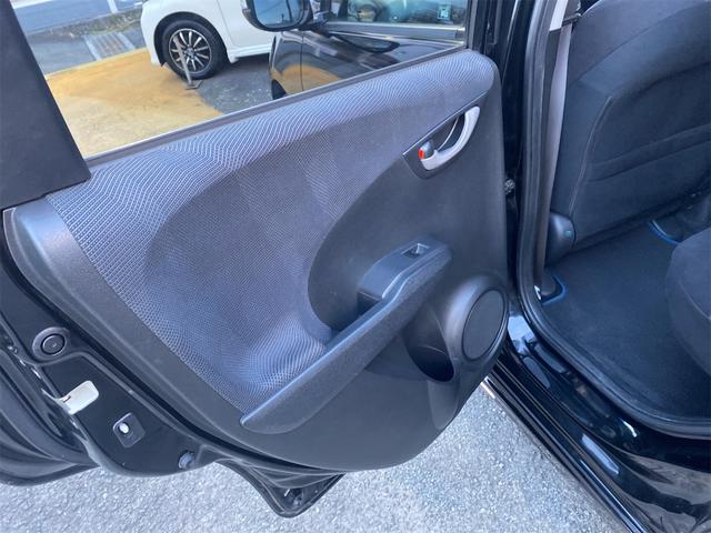 フィット Ｇ　スマートスタイルエディション　モデューロフルエアロ　社外１６インチアルミ　ケンウット　フルセグナビ　バックモニター　ブルートゥース付き（40枚目）