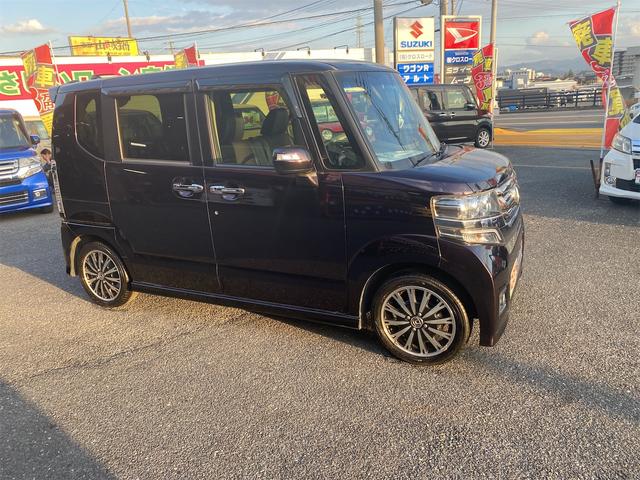 Ｎ－ＢＯＸカスタム Ｇ・ターボＬパッケージ　Ｐスタートスマートキー左リヤパワースライドドア　フルセグナビＴＶ　ターボ　純正エアロ　純正１５インチアルミ　バックモニター　ハーフレザーシート　６エアバック（4枚目）