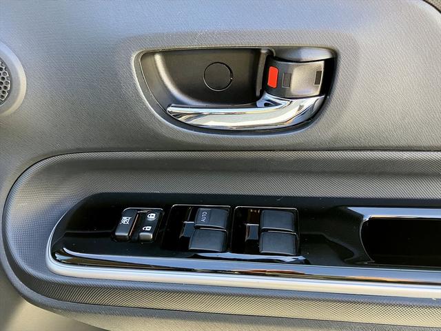 アクア Ｇ　スマートエントリーパッケージ・ナビレディパッケージ・踏み間違い加速抑制システム・ナビロック有・純正フルセグナビ・バックカメラ・ＥＴＣ・ＤＶＤ再生・ドライブレコーダー・スマートキー（12枚目）