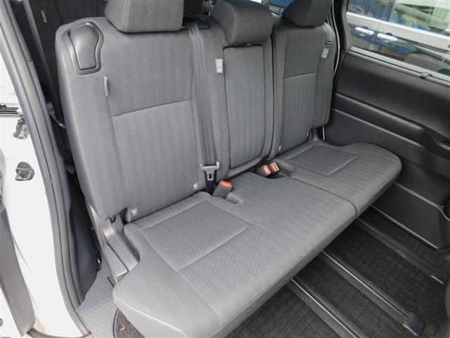 ヴォクシー Ｓ－Ｇ　点検記録簿付　Ｒカメラ　ミュージックプレイヤー接続可　ＬＥＤヘッドランプ　横滑り防止装置　スマートキ　キーレスエントリー　３列シート　フルセグテレビ　ワンオーナー　盗難防止システム　デュアルエアコン（7枚目）