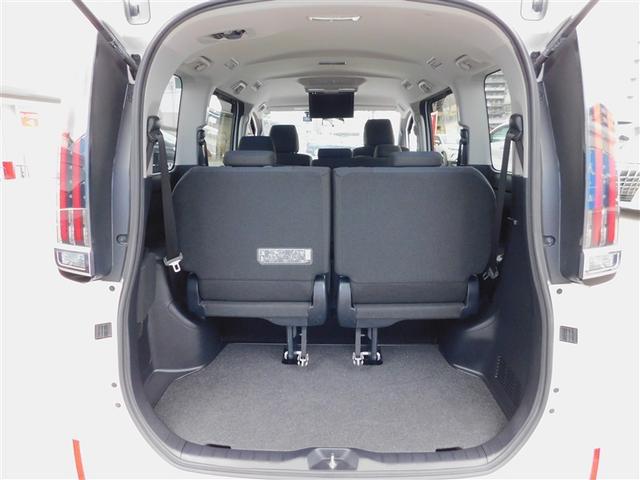 ノア Ｘ　ブレーキサポート　イモビライザー　アイドリングストッ　ＤＶＤ再生可　ＡＵＸ　デュアルエアコン　クルーズＣ　バックモニタ－　地デジＴＶ　ＬＥＤランプ　スマートキ　オートエアコン　ＥＳＣ　ナビ＆ＴＶ　３列（10枚目）