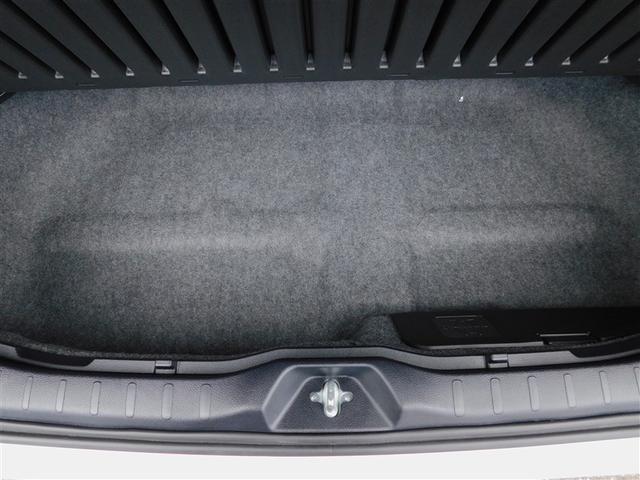 ノア Ｘ　ブレーキサポート　イモビライザー　アイドリングストッ　ＤＶＤ再生可　ＡＵＸ　デュアルエアコン　クルーズＣ　バックモニタ－　地デジＴＶ　ＬＥＤランプ　スマートキ　オートエアコン　ＥＳＣ　ナビ＆ＴＶ　３列（12枚目）