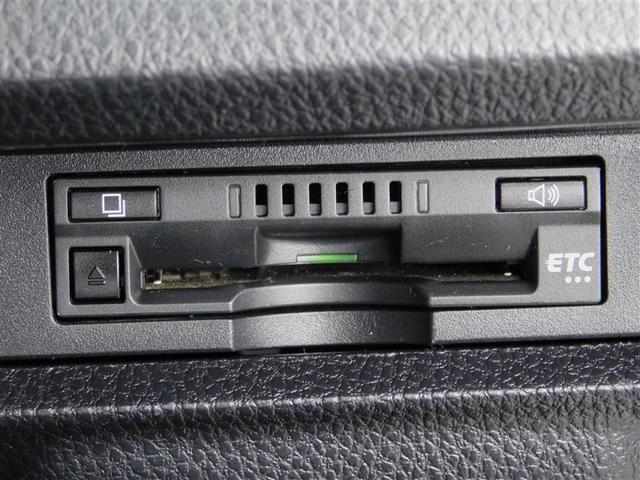 ノア Ｘ　ブレーキサポート　イモビライザー　アイドリングストッ　ＤＶＤ再生可　ＡＵＸ　デュアルエアコン　クルーズＣ　バックモニタ－　地デジＴＶ　ＬＥＤランプ　スマートキ　オートエアコン　ＥＳＣ　ナビ＆ＴＶ　３列（20枚目）