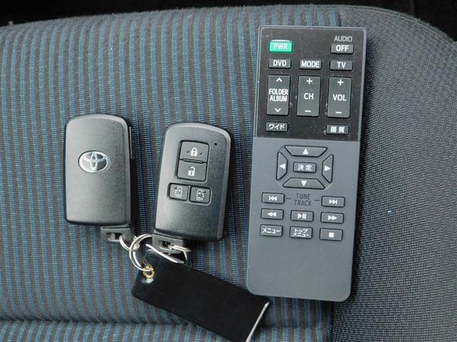 ノア Ｘ　ブレーキサポート　イモビライザー　アイドリングストッ　ＤＶＤ再生可　ＡＵＸ　デュアルエアコン　クルーズＣ　バックモニタ－　地デジＴＶ　ＬＥＤランプ　スマートキ　オートエアコン　ＥＳＣ　ナビ＆ＴＶ　３列（23枚目）