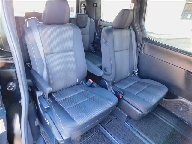 ヴォクシー ハイブリッドZS 煌 Wエアコン AW 衝突被害軽減 バックモニター 地デジ オートエアコン ワンオーナー車 ナビTV イモビライザー キーフリー 横滑り防止 3列シート DVD メモリーナビ ABS スマートキー(7枚目)