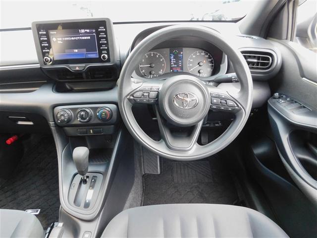 ヤリス Ｘ　被害軽減ブレーキ　Ｂカメラ　ドラレコ付　キーレスエントリー　ワンオーナー　スマートキー＆プッシュスタート　点検記録簿　ミュージックプレイヤー接続可　クルーズコントロール　ＥＴＣ車載器　ＥＳＣ　ＡＢＳ（4枚目）