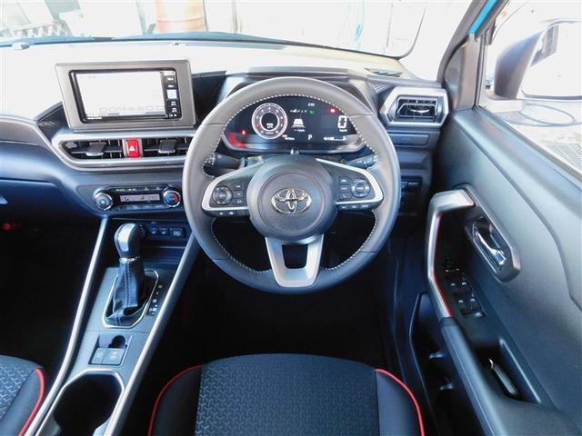 ライズ Ｚ　衝突回避システム　メディアプレイヤー接続　スマートキ－　リヤカメラ　１オナ　アルミホイール　エコアイドル　ＬＥＤライト　オートエアコン　横滑り防止機能　キーフリー　パワーウインドウ　エアバッグ　ＥＴＣ（4枚目）